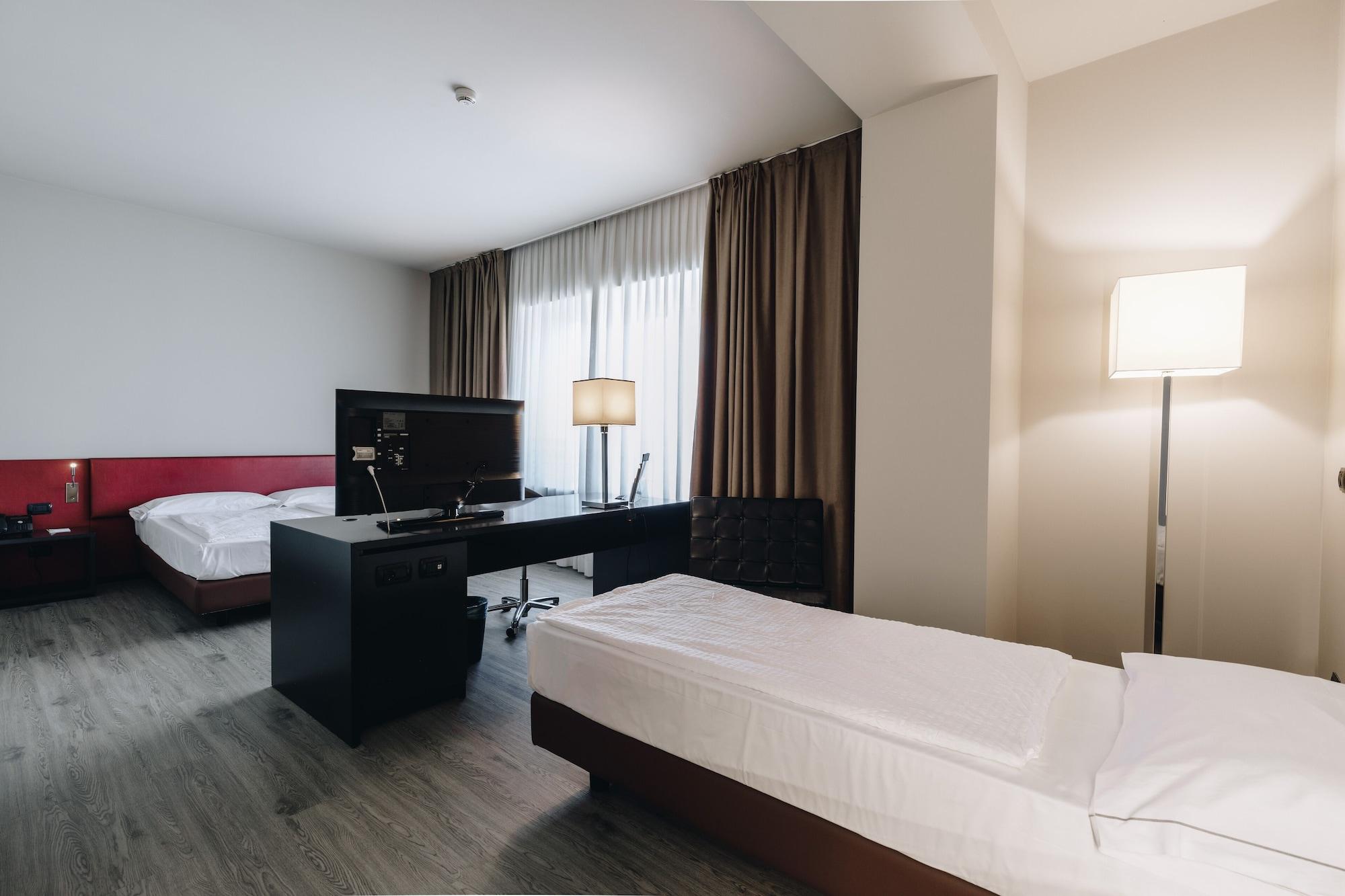 Hotel Continental Cremona Bagian luar foto
